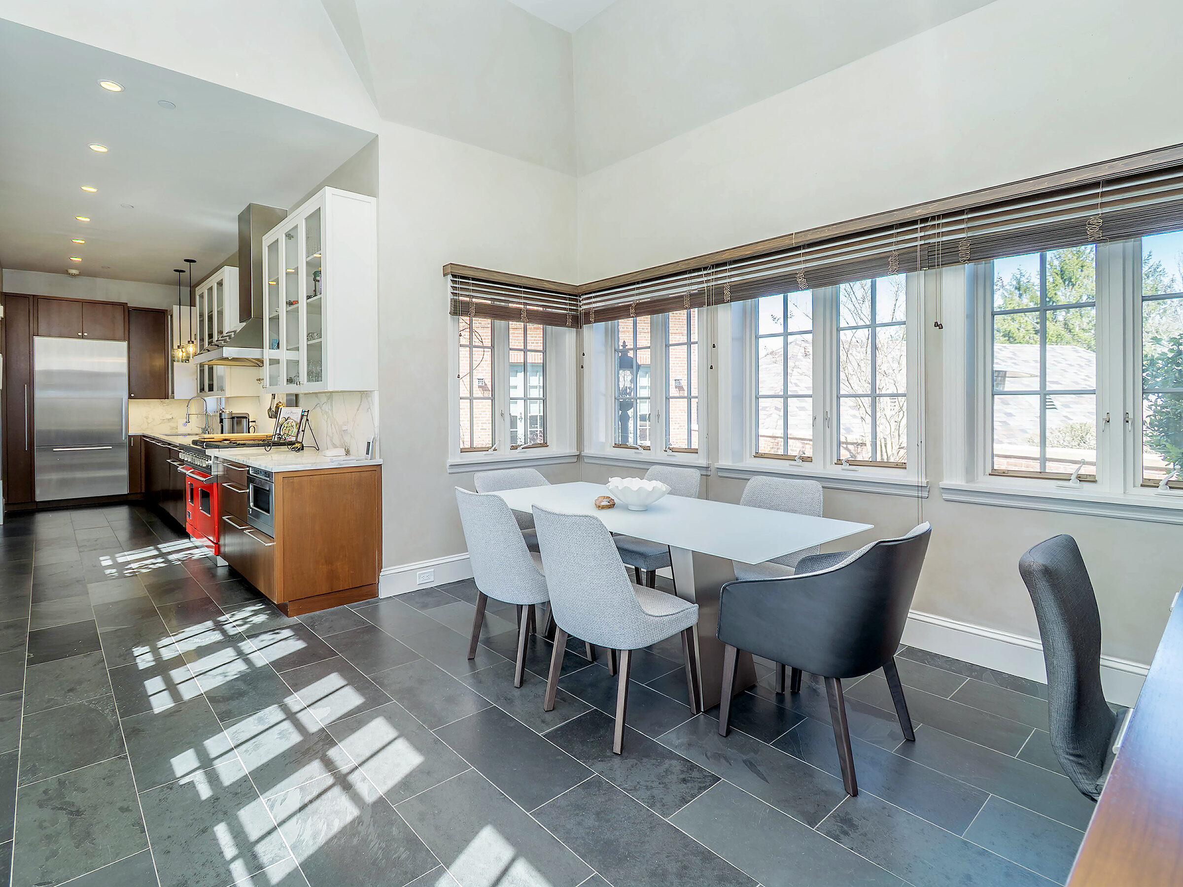  155 Estate Court, Roslyn Heights, NY, 11577 - 物件實景