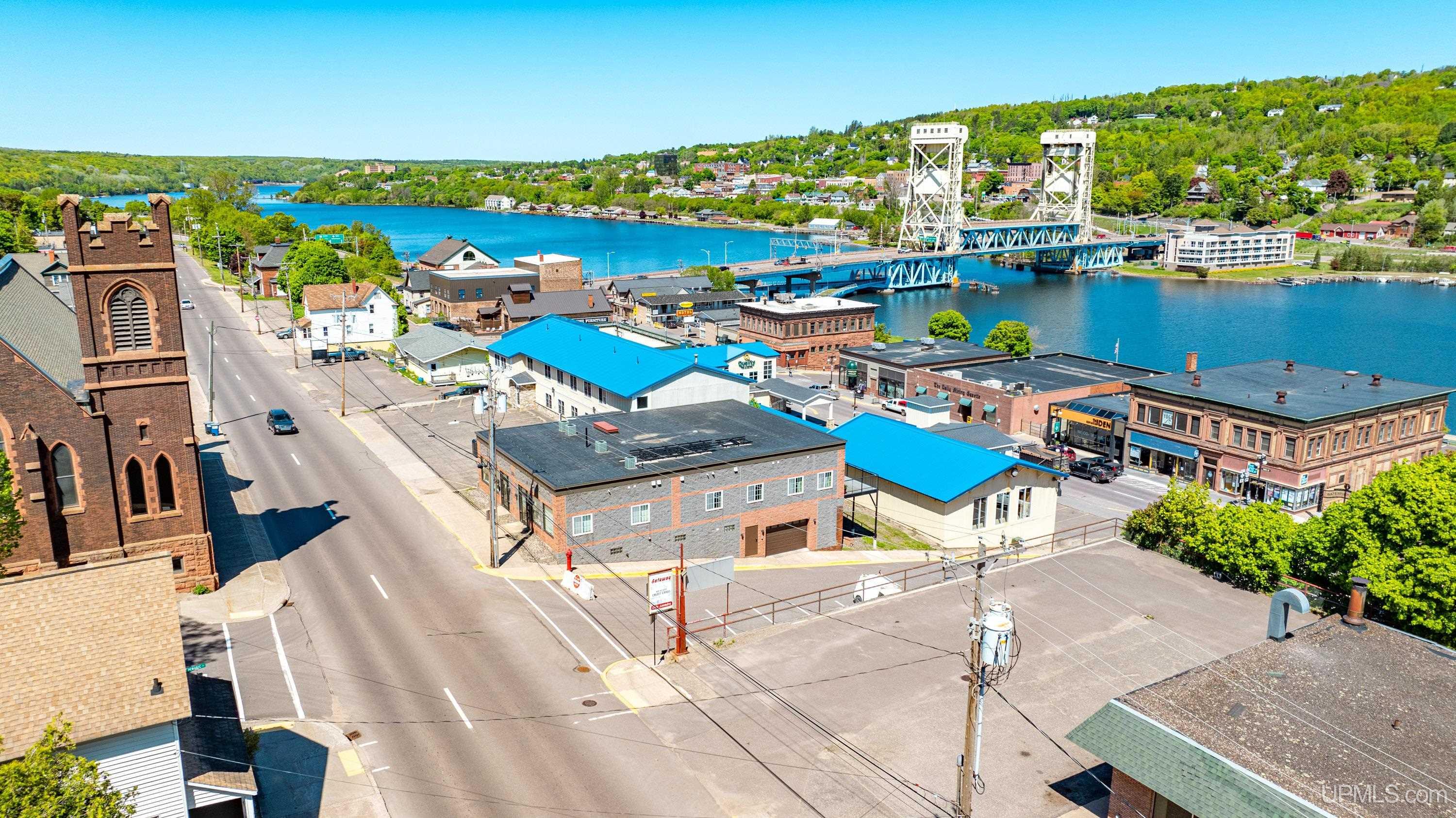 Houghton, Michigan, 49931, United States, 5 Bedrooms Bedrooms, ,2 BathroomsBathrooms,Residential,For Sale,1977730