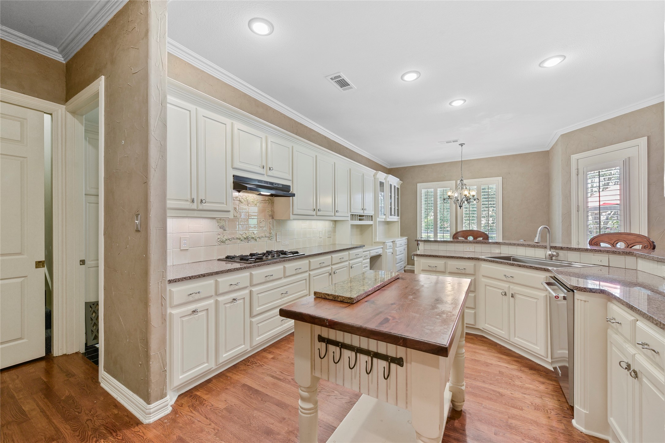 Heath, Texas, 75032, United States, 4 Bedrooms Bedrooms, ,3 BathroomsBathrooms,Residential,For Sale,1829391