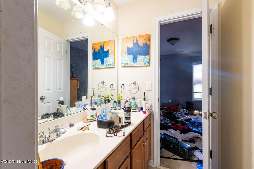 Wake Forest, North Carolina, 27587, United States, 5 Bedrooms Bedrooms, ,3 BathroomsBathrooms,Residential,For Sale,1942073