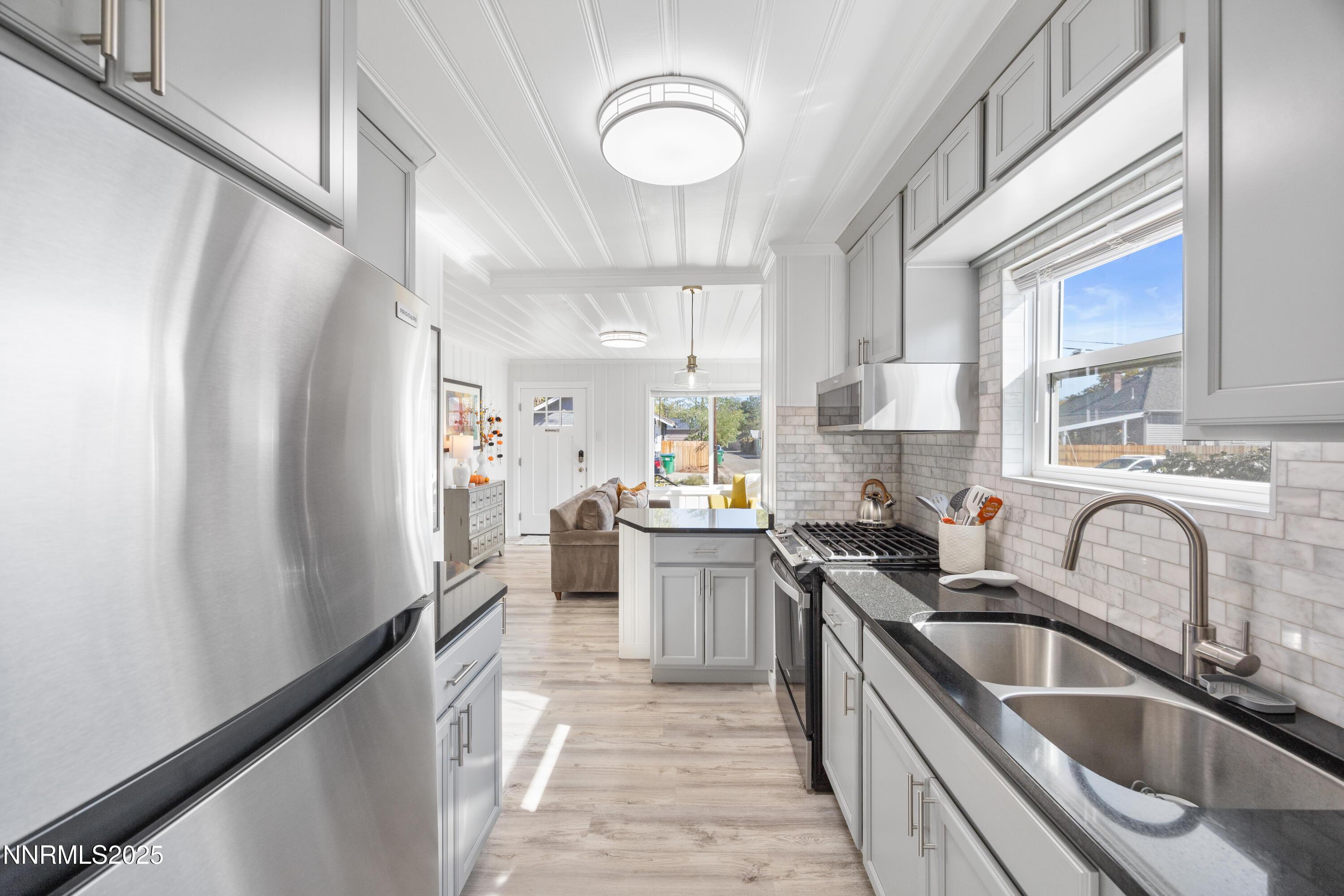 Sparks, Nevada, 89431, United States, 5 Bedrooms Bedrooms, ,2 BathroomsBathrooms,Residential,For Sale,1967760