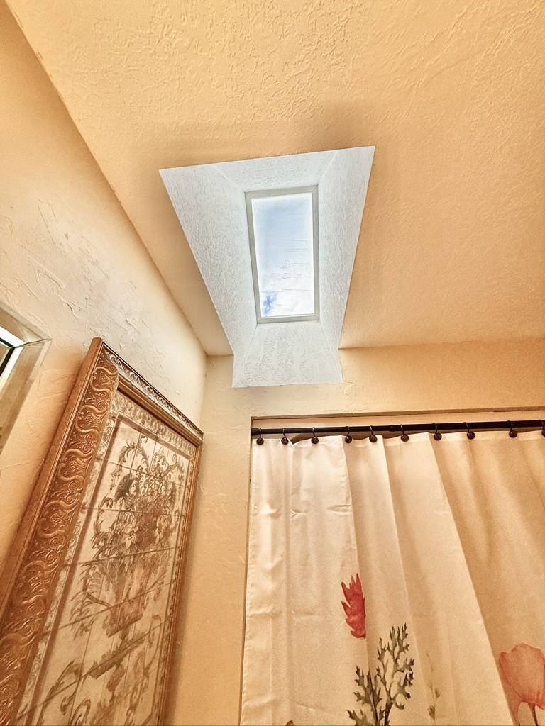 Union City, Tennessee, 38261, United States, 5 Bedrooms Bedrooms, ,6 BathroomsBathrooms,Residential,For Sale,1974158