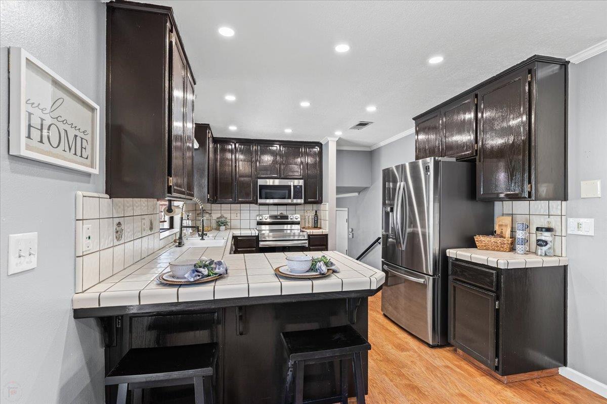 Oakdale, California, 95361, United States, 3 Bedrooms Bedrooms, ,3 BathroomsBathrooms,Residential,For Sale,1923997