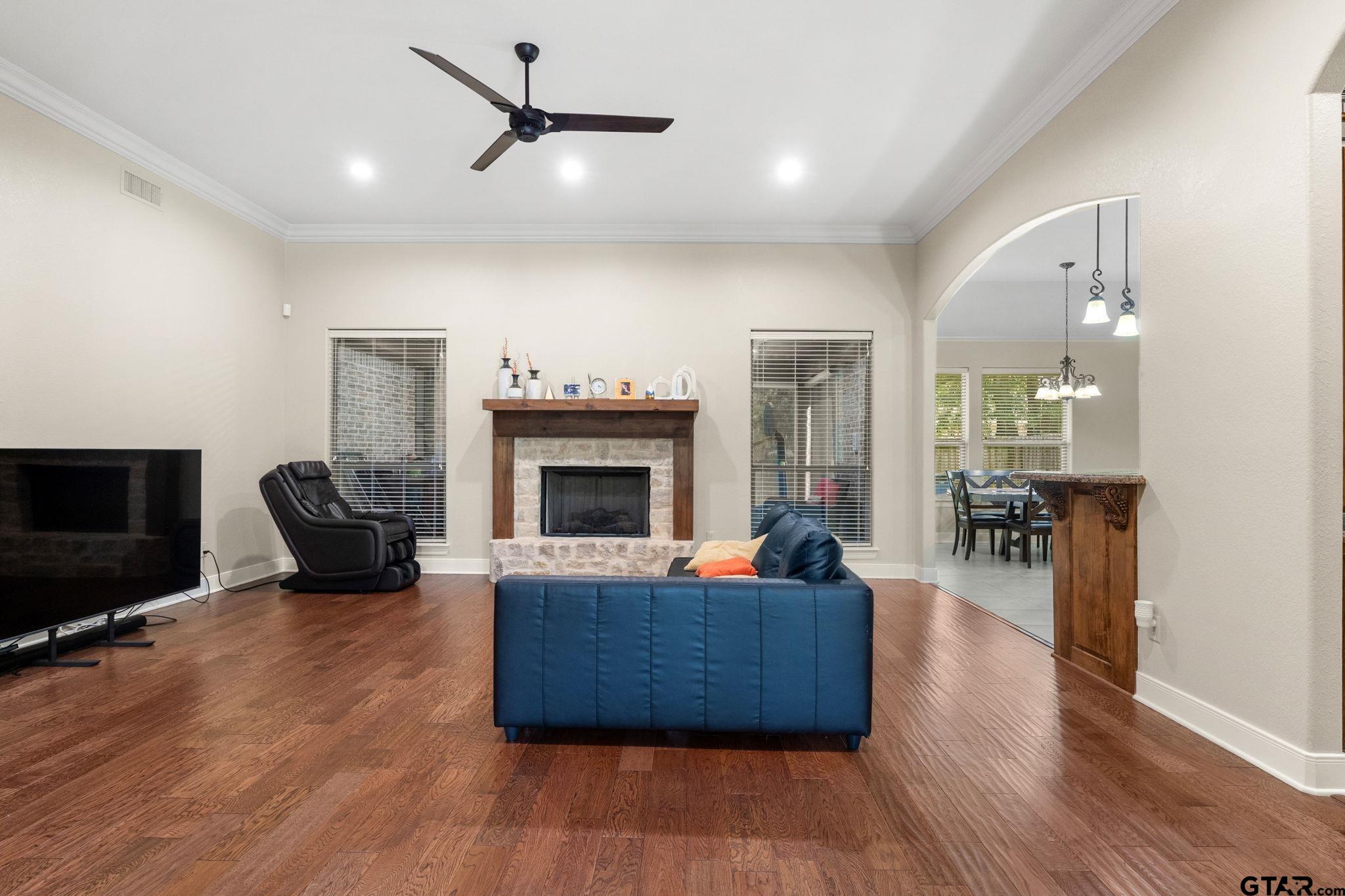 Tyler, Texas, 75703, United States, 4 Bedrooms Bedrooms, ,6 BathroomsBathrooms,Residential,For Sale,1818299