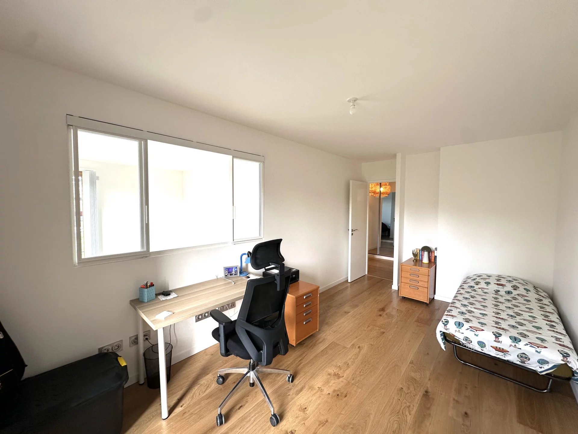 Le Vésinet, Île-de-France, 78110, FR, 2 Bedrooms Bedrooms, ,1 BathroomBathrooms,Residential,For Sale,1994507