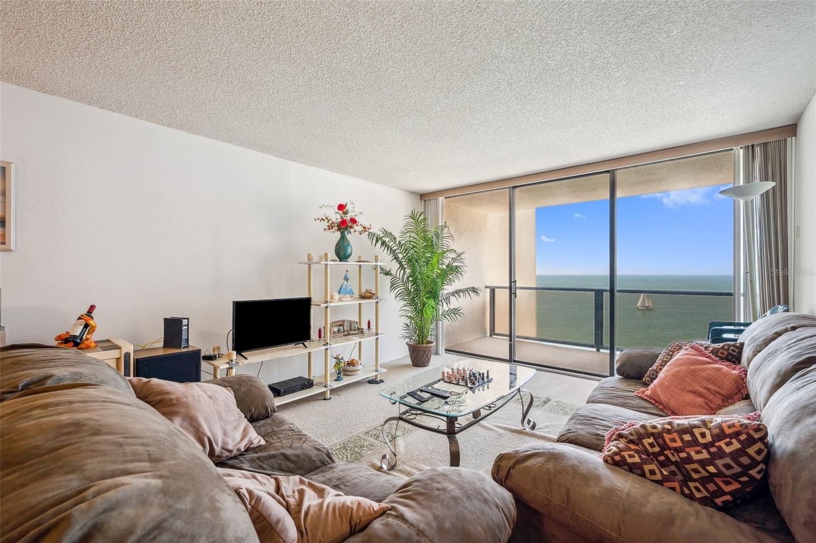 450 S Gulfview Boulevard #1105 #1105, CLEARWATER BEACH, Florida, 33767, United States, 2 Bedrooms Bedrooms, ,2 BathroomsBathrooms,Residential,For Sale,450 S Gulfview Boulevard #1105 #1105,1619451