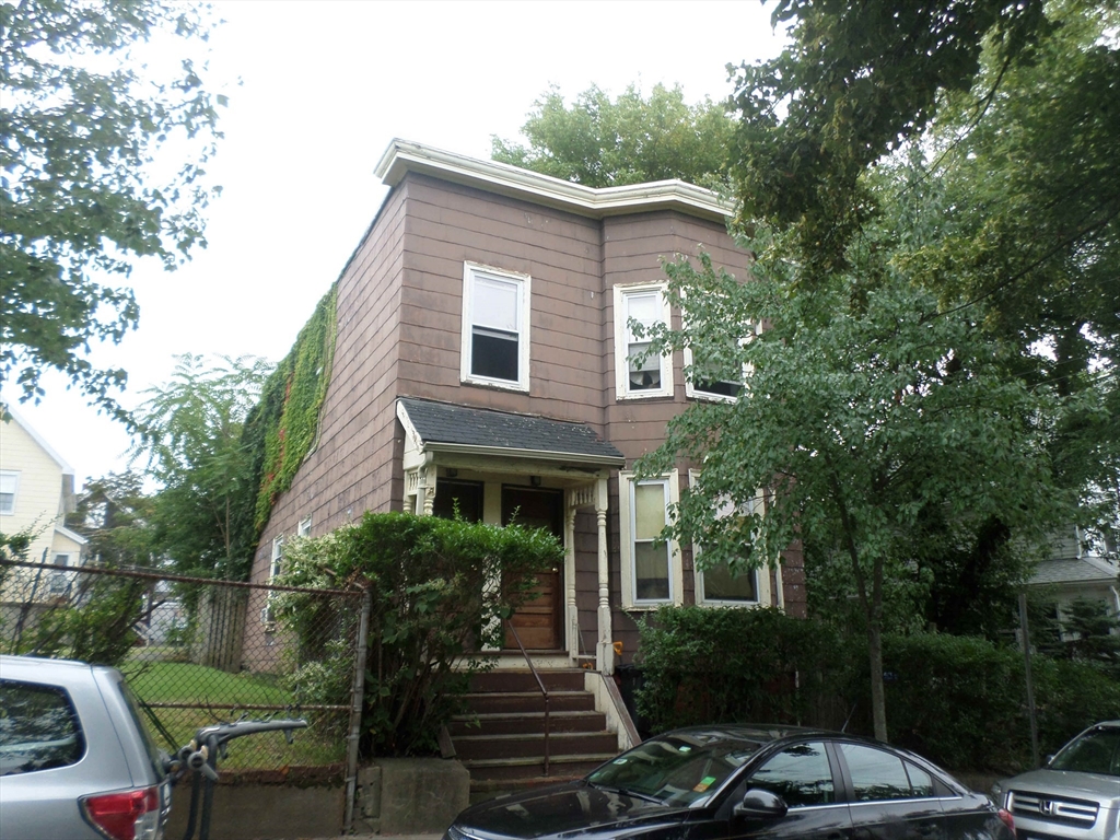 Somerville, Massachusetts, 02145, United States, 4 Bedrooms Bedrooms, ,2 BathroomsBathrooms,Residential,For Sale,2000806