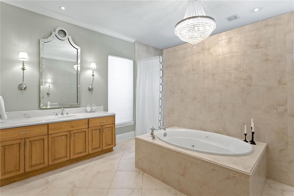 Tampa, Florida, 33618, United States, 4 Bedrooms Bedrooms, ,4 BathroomsBathrooms,Residential,For Sale,1903657