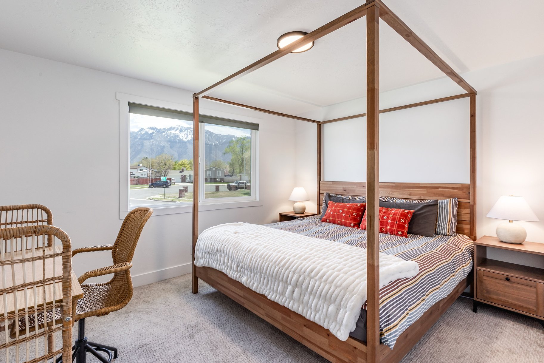  Timeless Split-Entry with Mountain Views - 物件實景