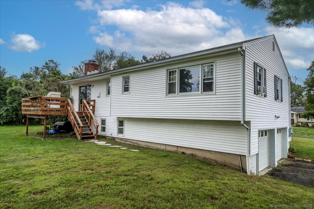Brookfield, Connecticut, 06804, United States, 3 Bedrooms Bedrooms, ,3 BathroomsBathrooms,Residential,For Sale,1948601