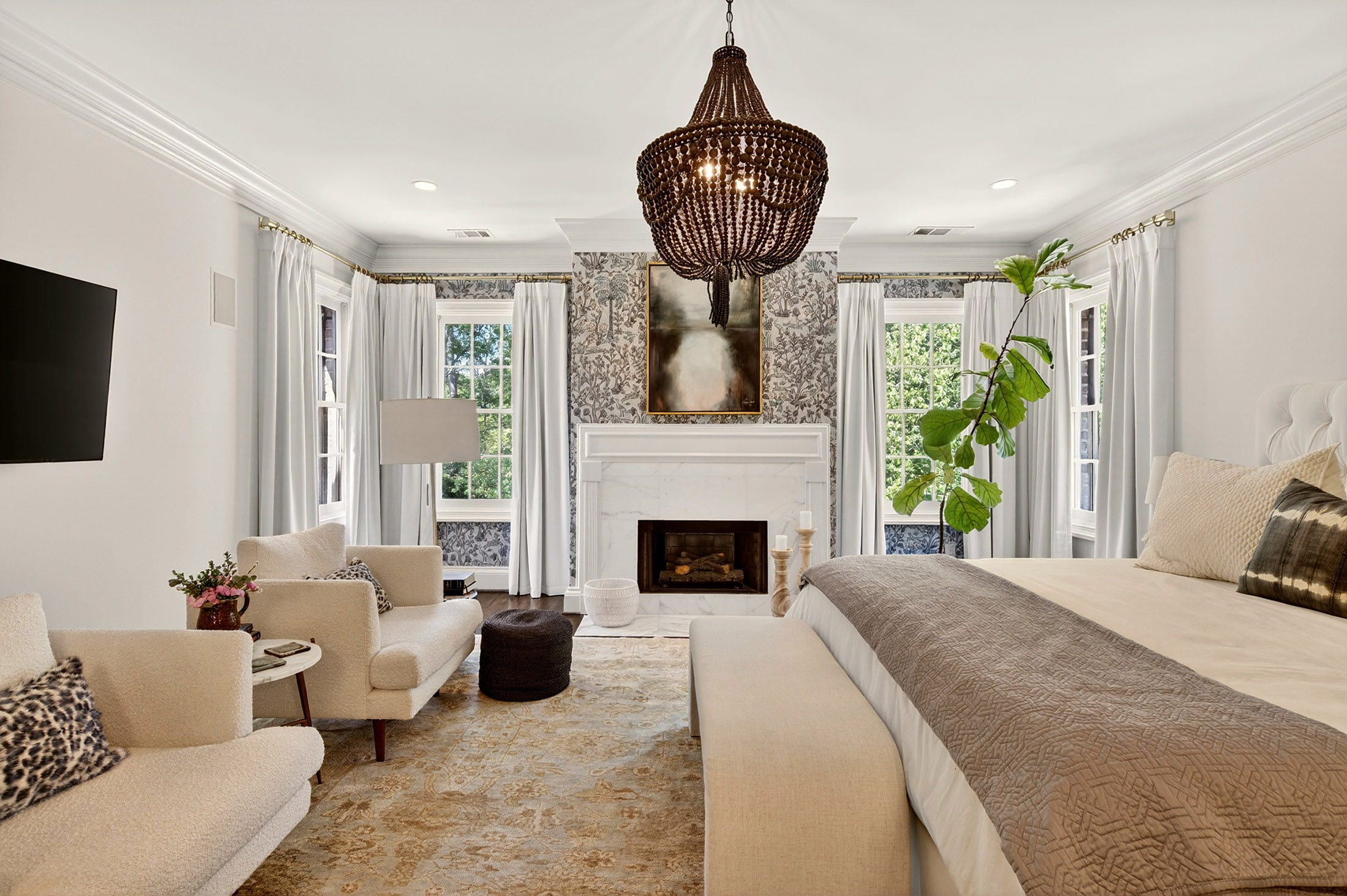  Exceptional Estate with Pool Nestled on 2+/- Private Acres Near Chastain Park - 物件實景