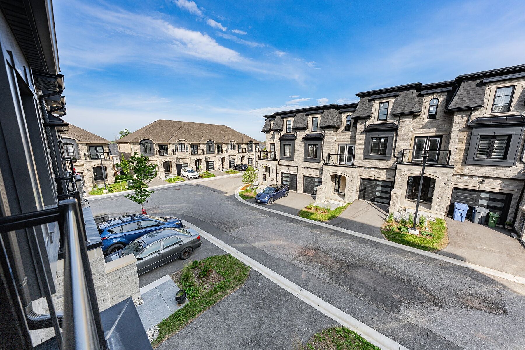  Brand New Luxurious Townhome - 物件實景