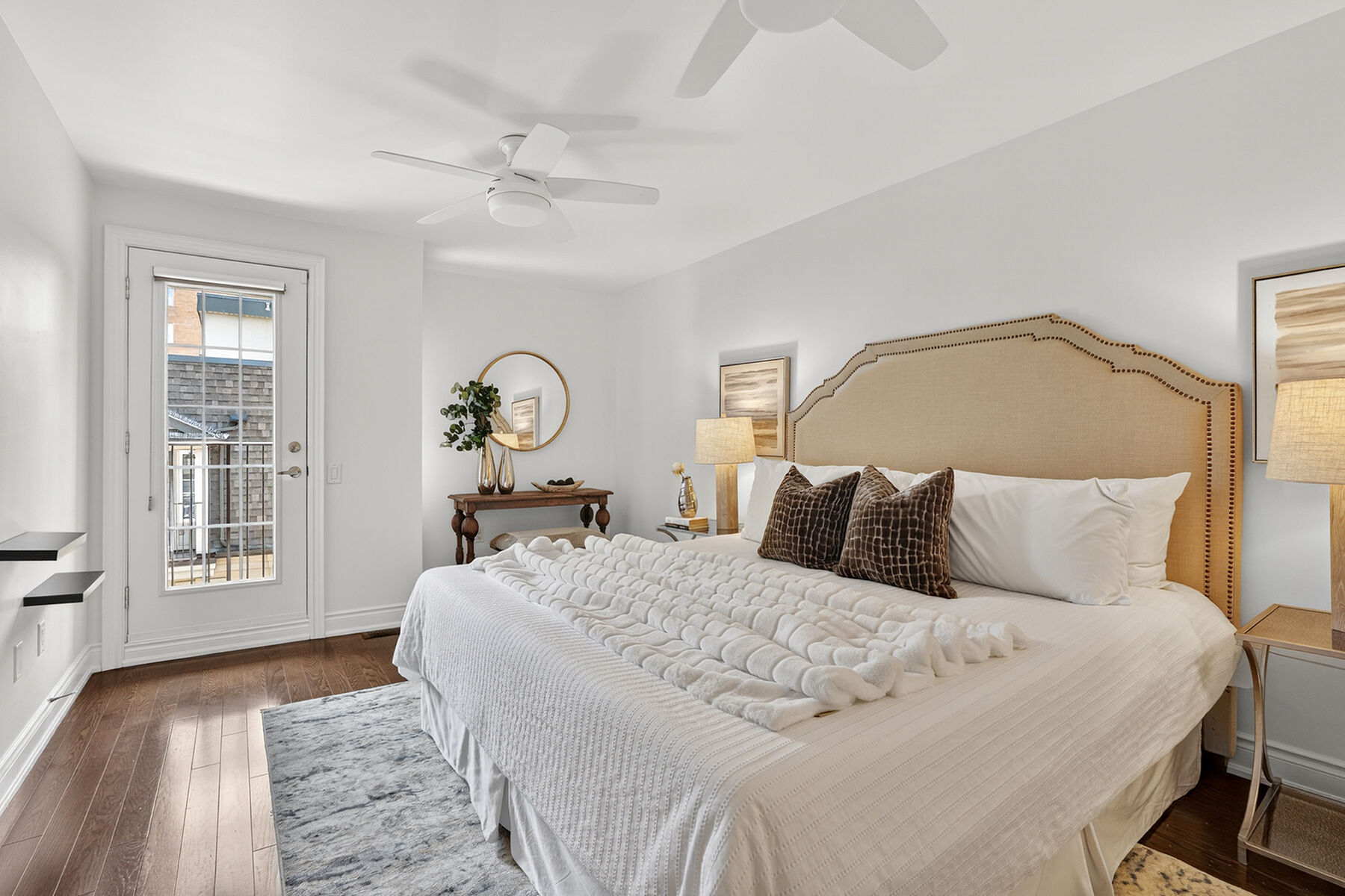  Rare Forest Hill Townhome - 物件實景