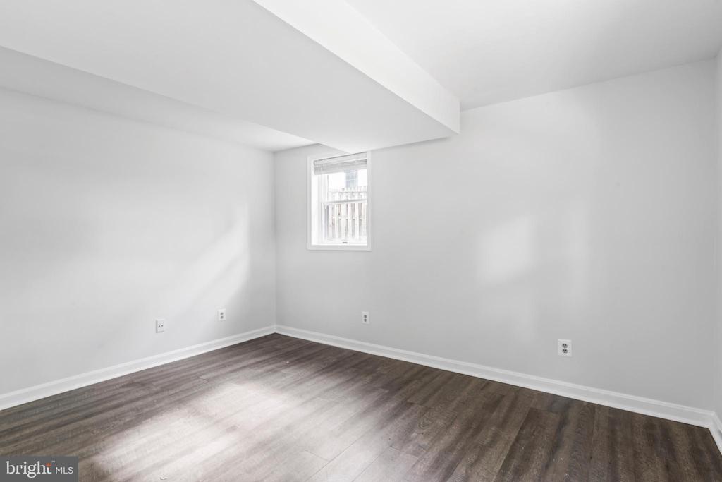 Falls Church, Virginia, 22043, United States, 5 Bedrooms Bedrooms, ,3 BathroomsBathrooms,Residential,For Sale,1977846