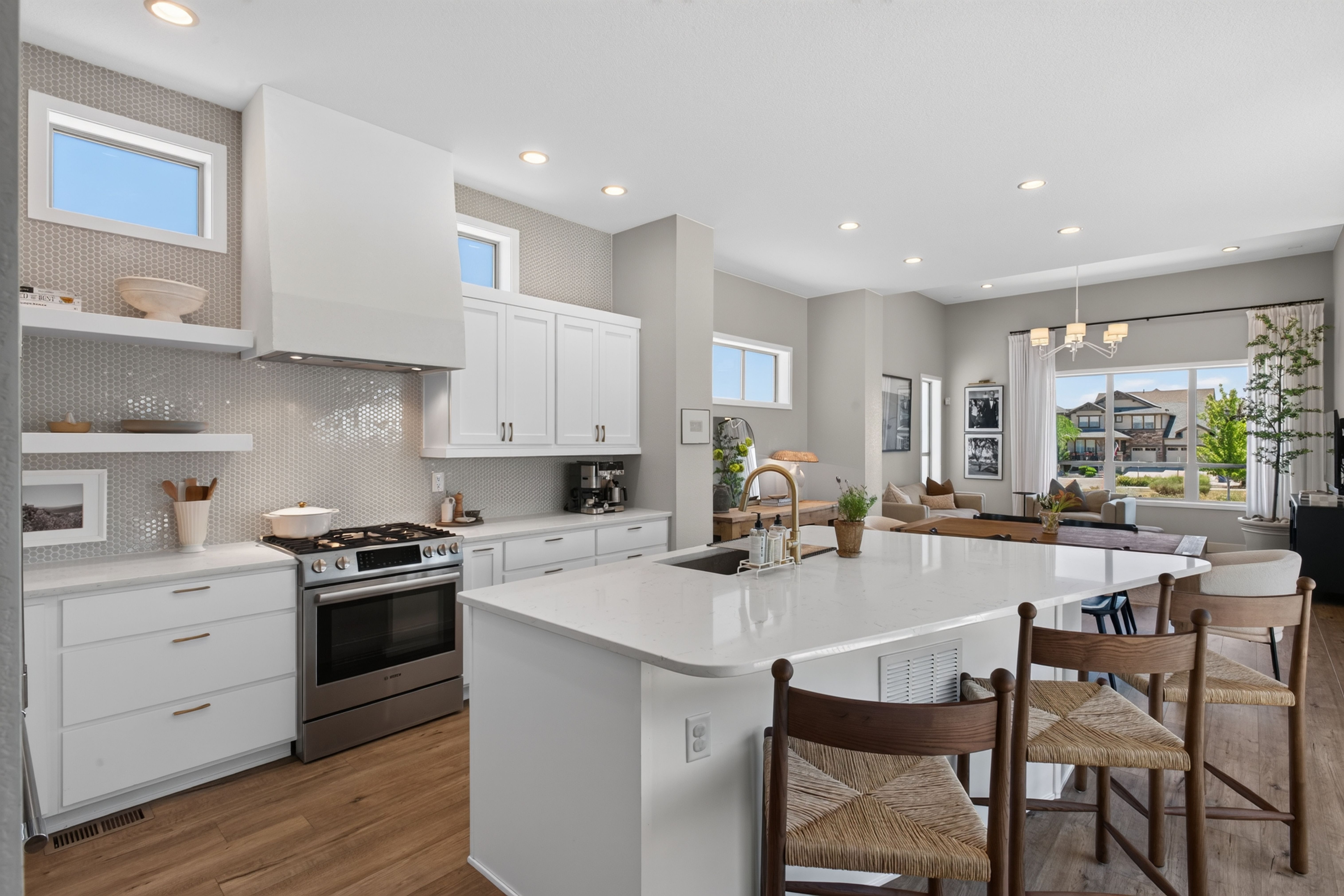  Welcome to Sterling Ranch Modern Open Home with Island Kitchen & Trail Access - 物件實景