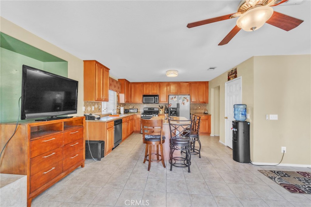 Hemet, California, 92545, United States, 6 Bedrooms Bedrooms, ,3 BathroomsBathrooms,Residential,For Sale,2040744