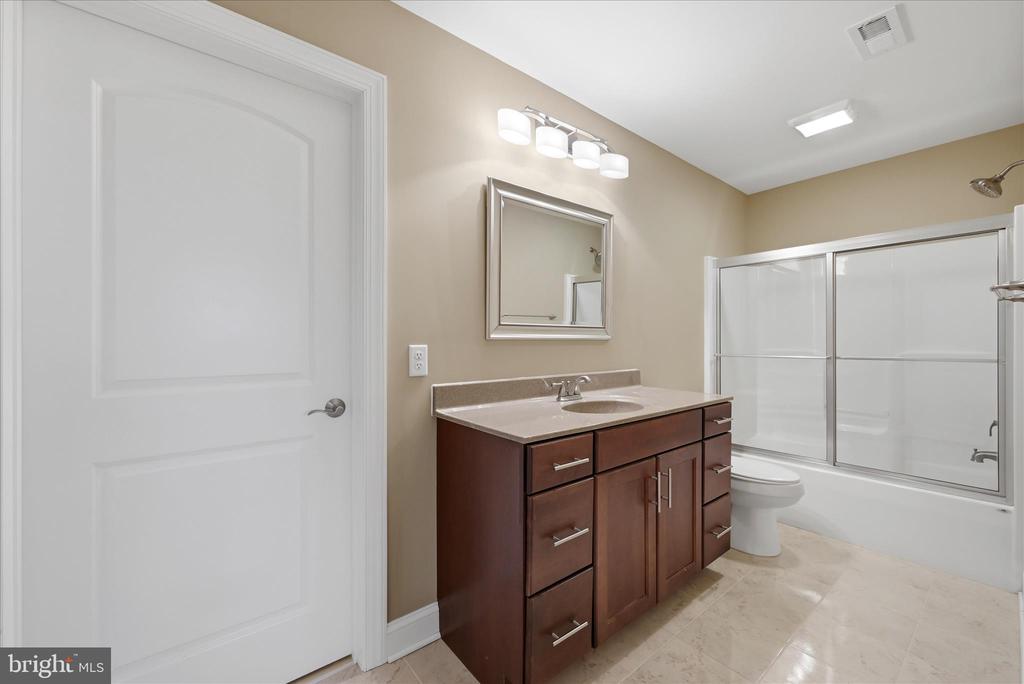 Winchester, Virginia, 22602, United States, 6 Bedrooms Bedrooms, ,5 BathroomsBathrooms,Residential,For Sale,2032756