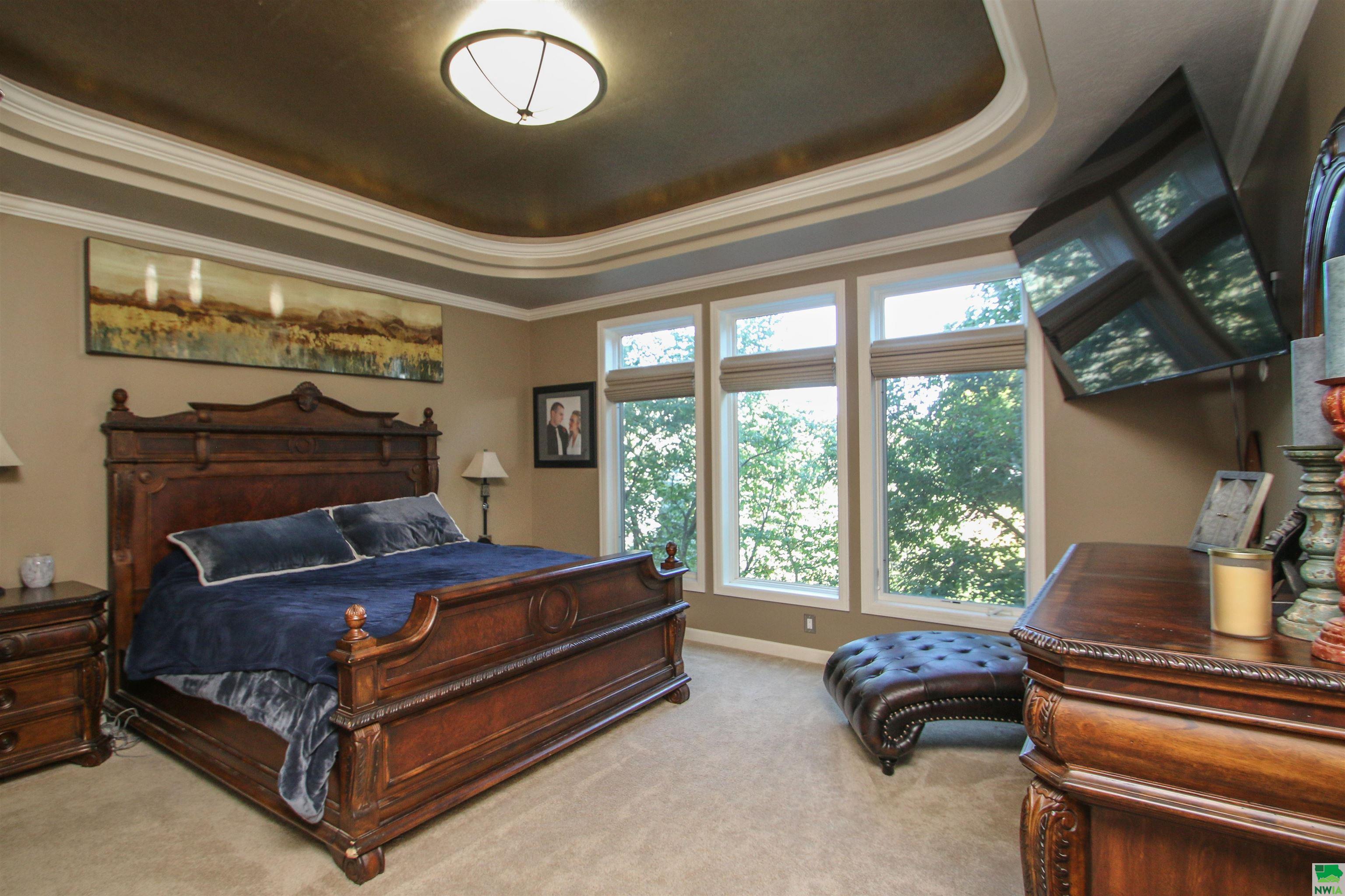 Dakota Dunes, South Dakota, 57049, United States, 5 Bedrooms Bedrooms, ,6 BathroomsBathrooms,Residential,For Sale,1943906