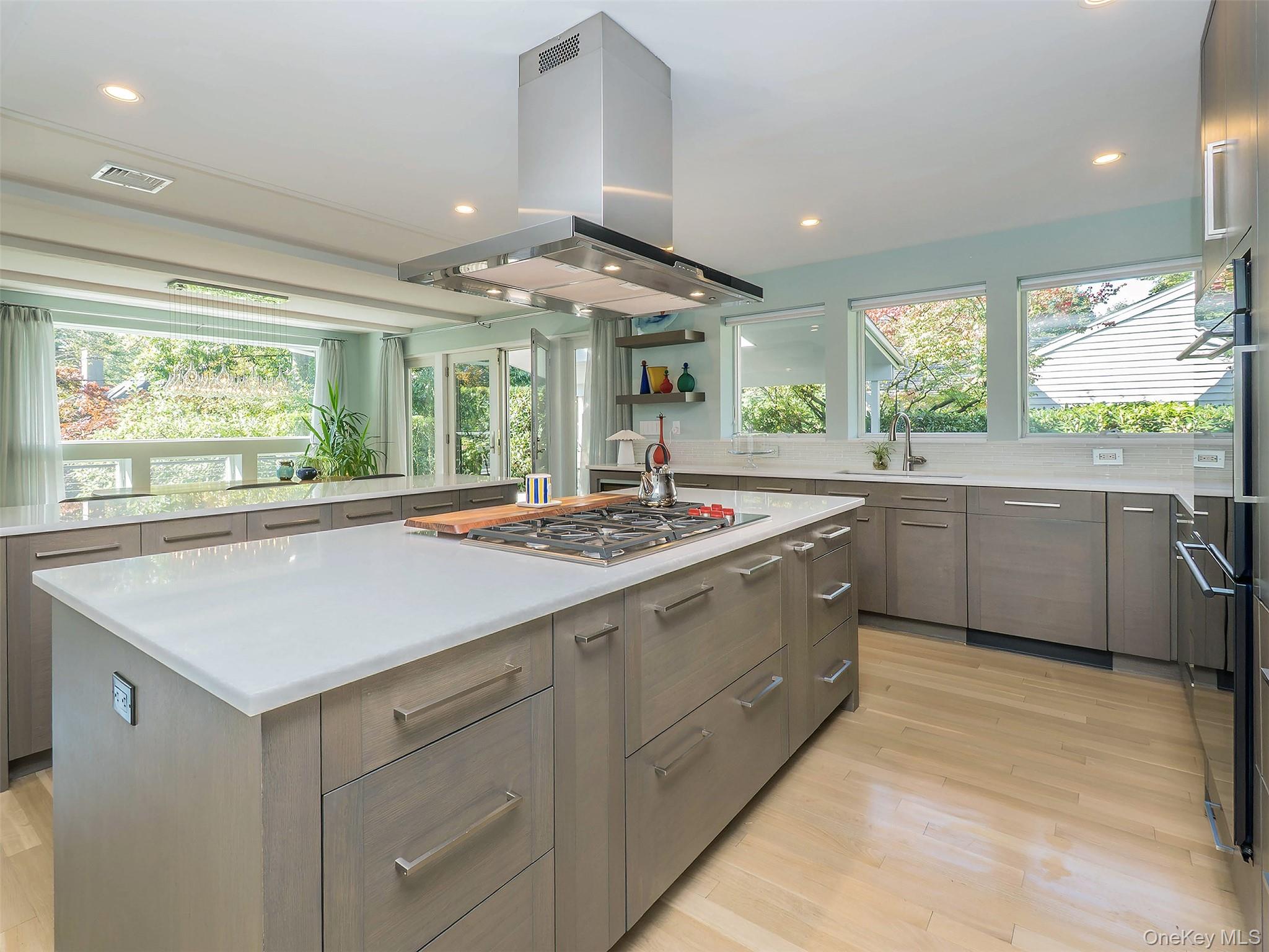  14 Highland Place, Sea Cliff, NY, 11579 - 物件實景