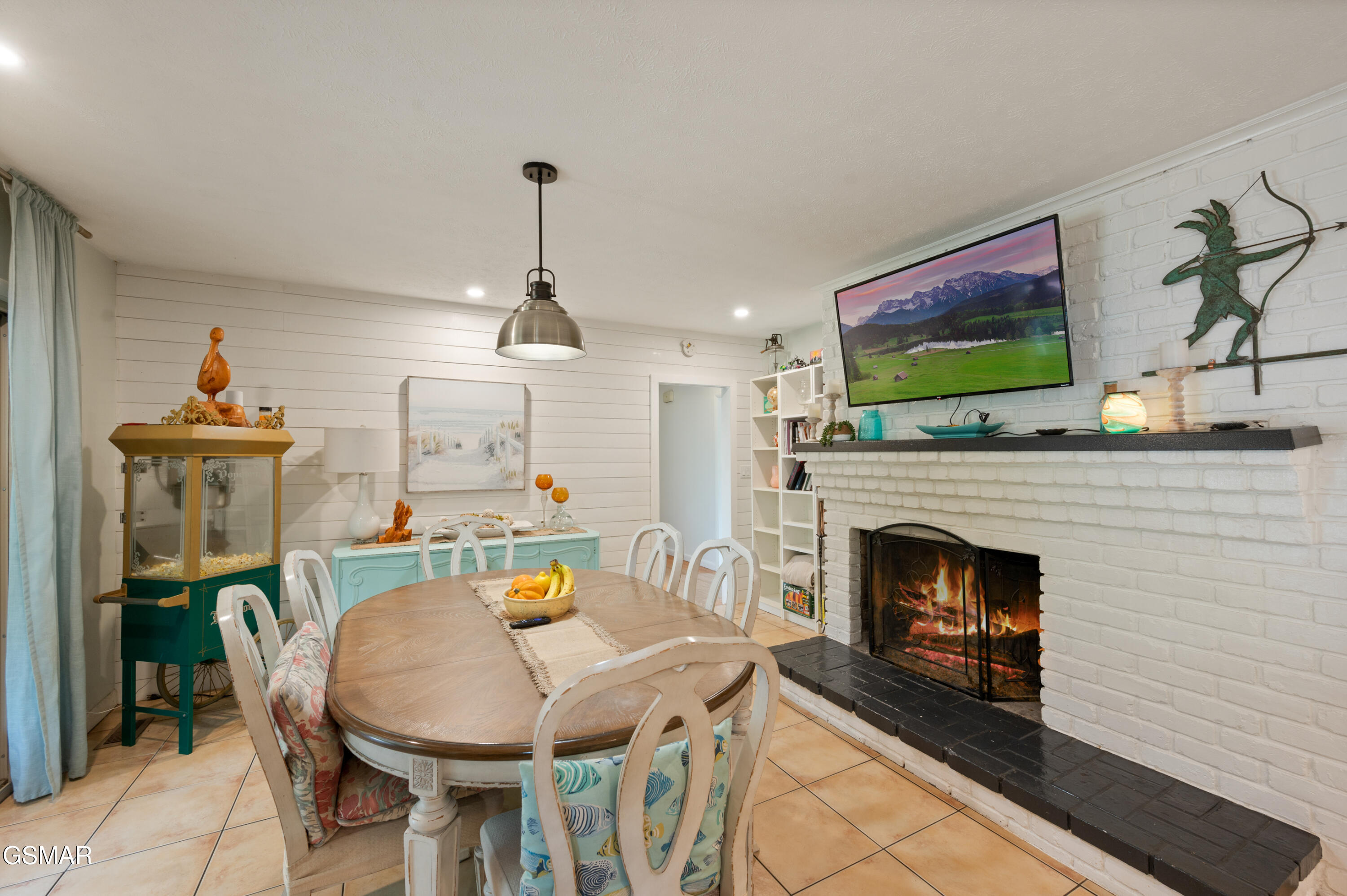 Sevierville, Tennessee, 37862, United States, 4 Bedrooms Bedrooms, ,3 BathroomsBathrooms,Residential,For Sale,1863577