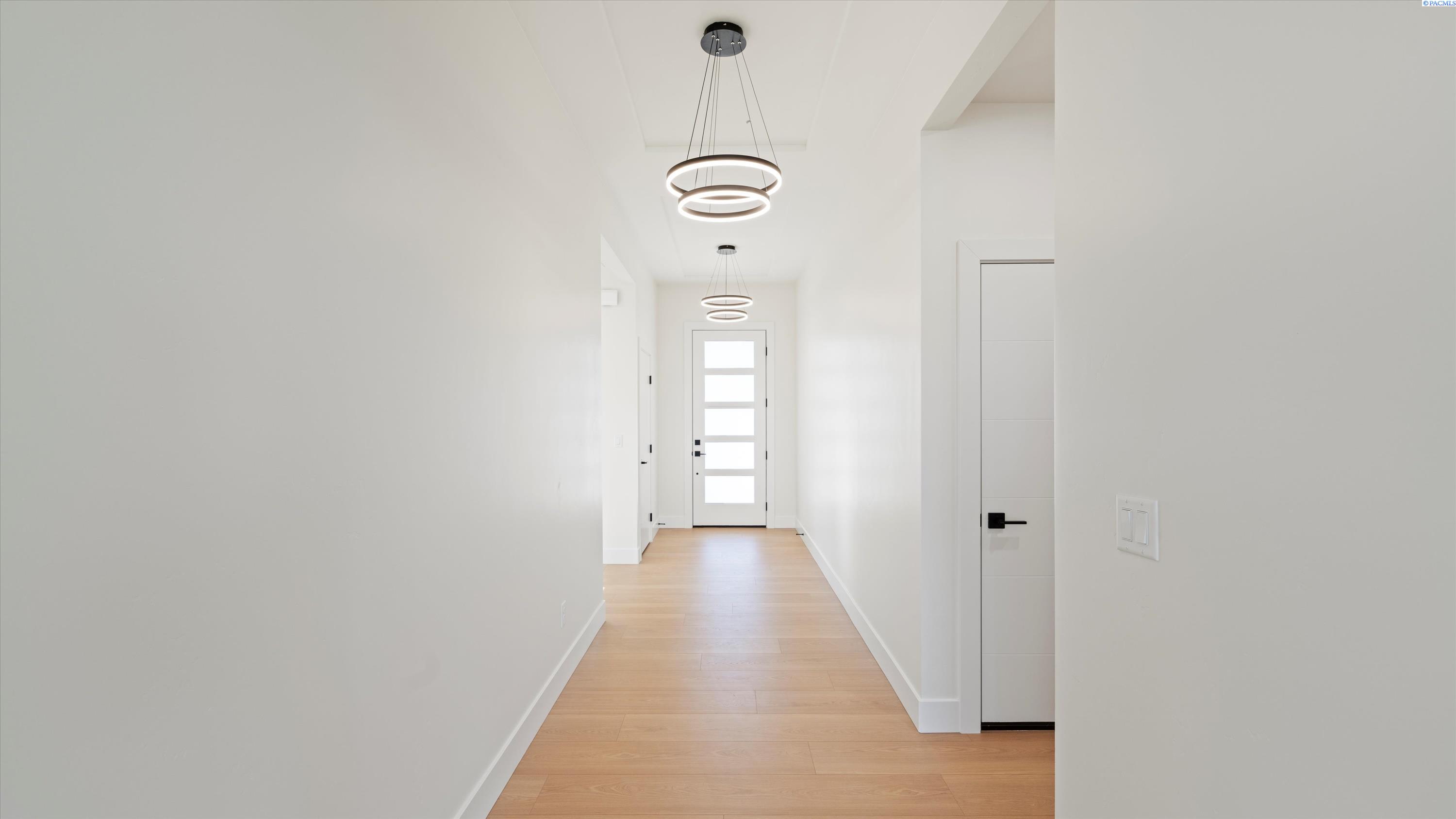 Richland, Washington, 99352, United States, 3 Bedrooms Bedrooms, ,2 BathroomsBathrooms,Residential,For Sale,2000656