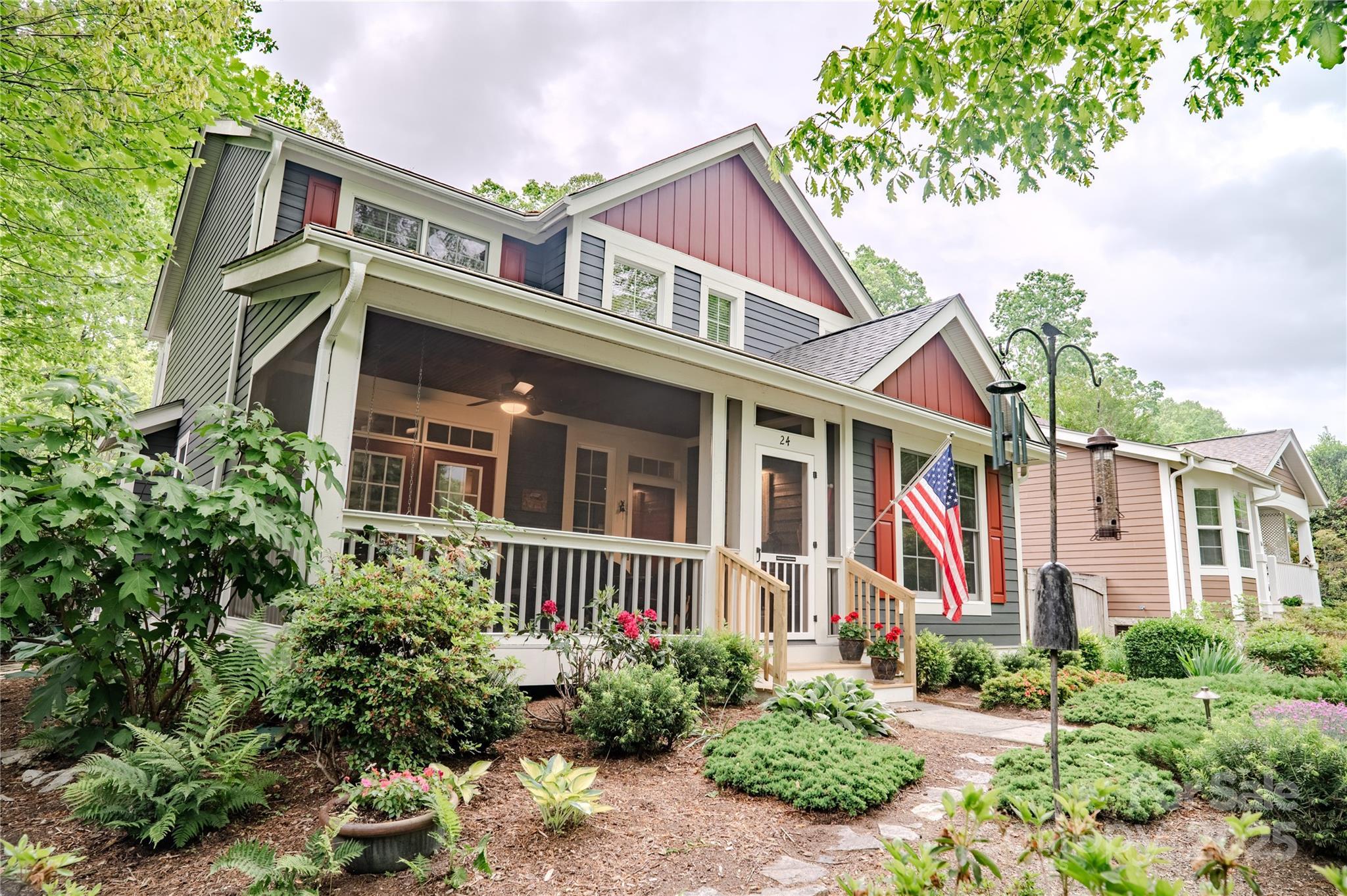 Flat Rock, North Carolina, 28731, United States, 4 Bedrooms Bedrooms, ,3 BathroomsBathrooms,Residential,For Sale,1804521