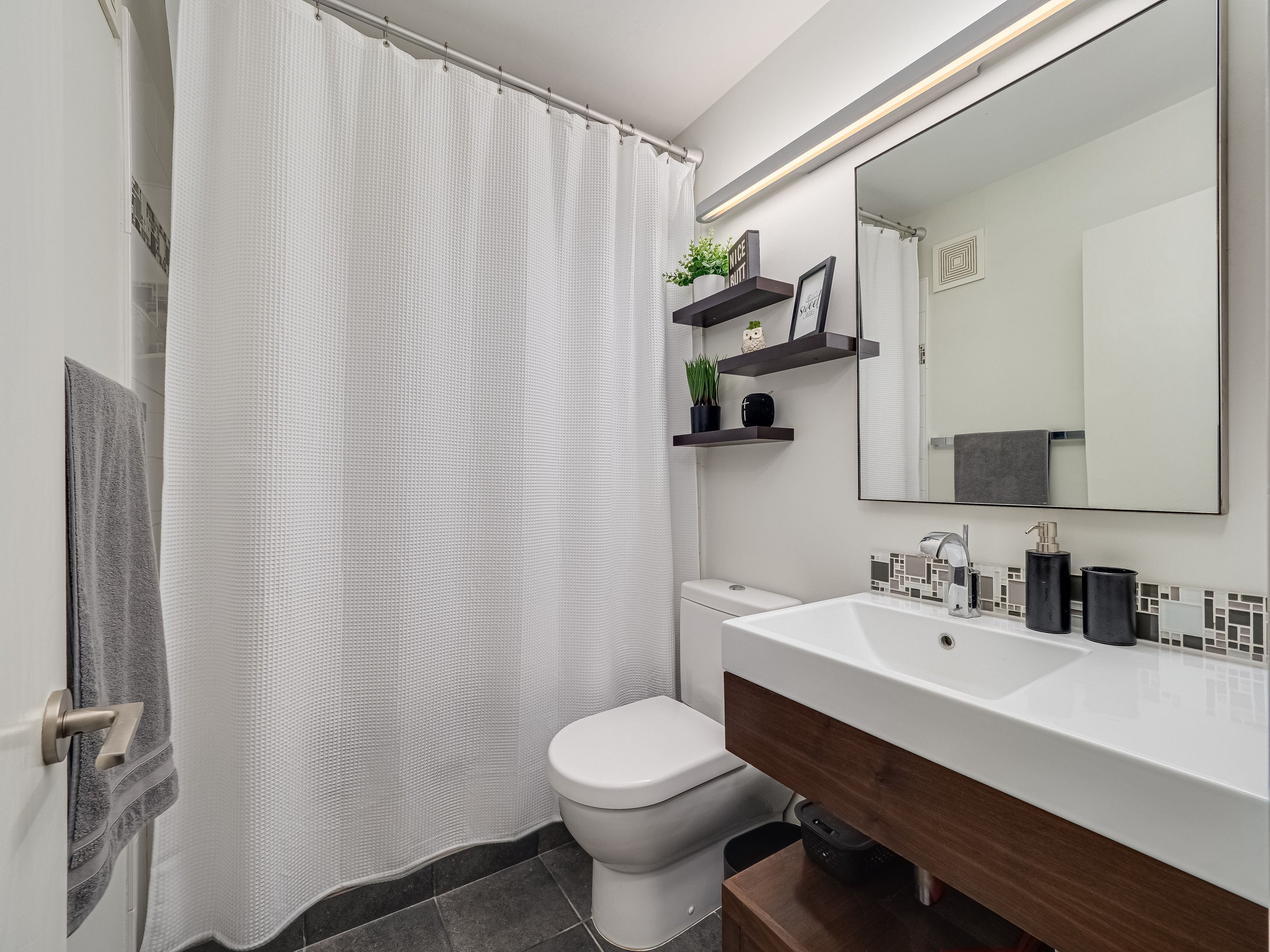  Fully Reimagined for Refined Downtown Living - 物件實景