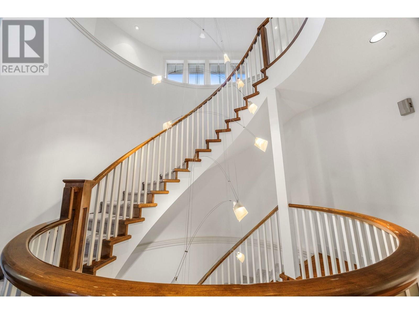 KELOWNA, British Columbia, V1W 4L5, CA, 4 Bedrooms Bedrooms, ,3 BathroomsBathrooms,Residential,For Sale,1837139