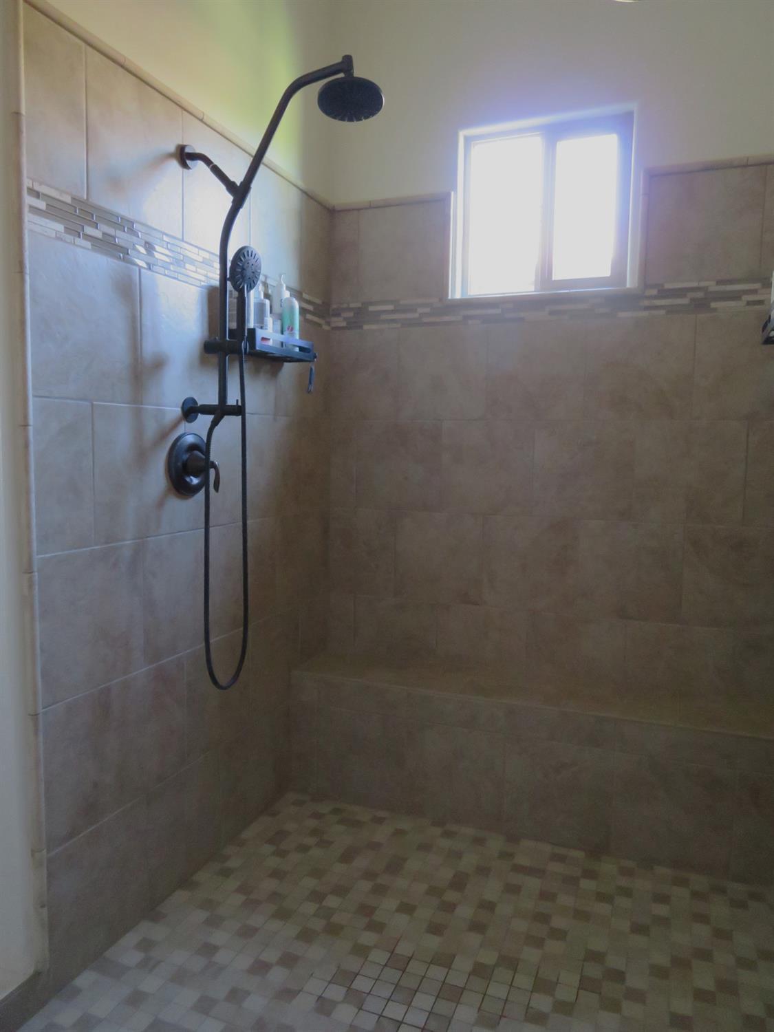 Oakdale, California, 95361, United States, 3 Bedrooms Bedrooms, ,4 BathroomsBathrooms,Residential,For Sale,1905843