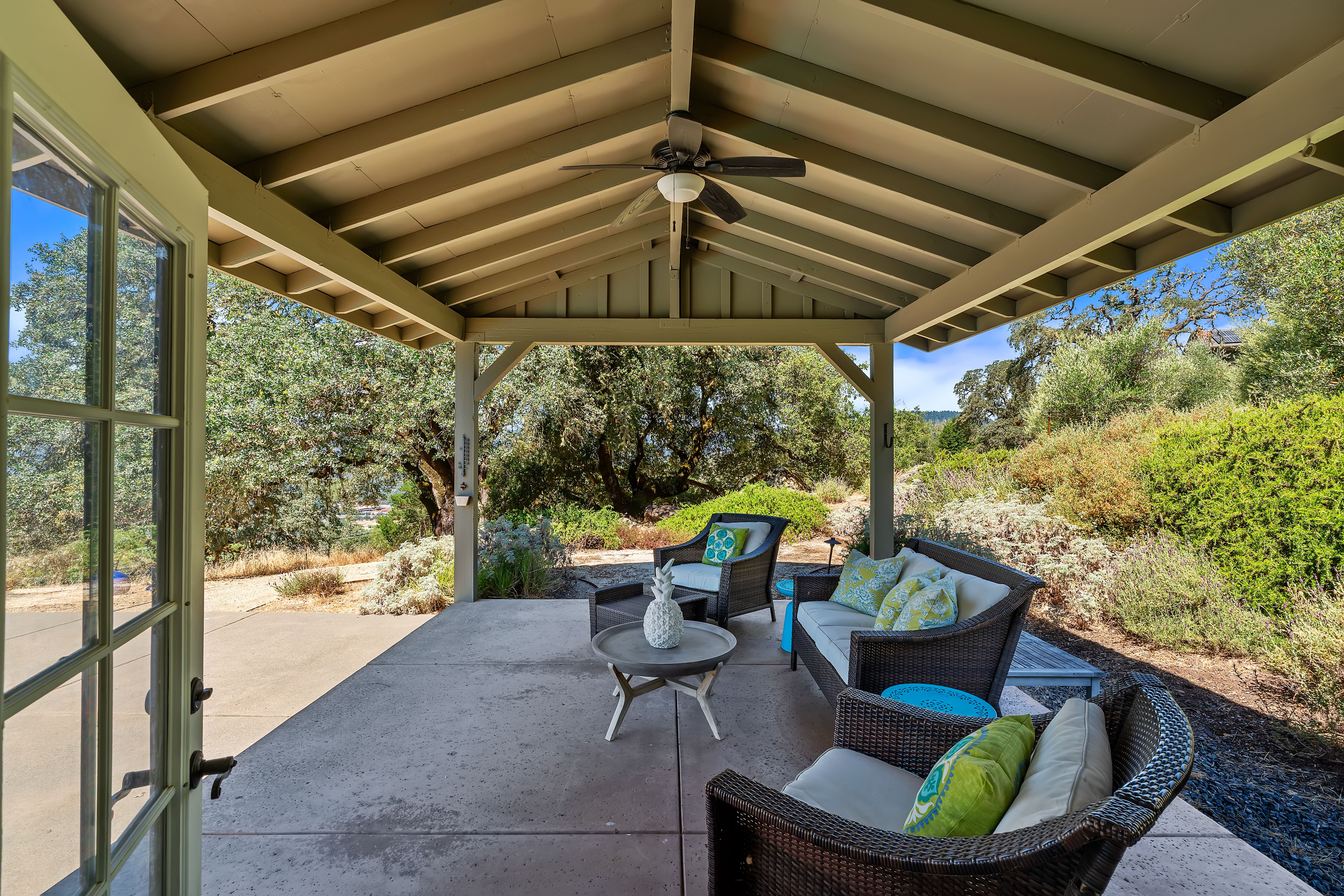  Exceptional Estate Perched On Over 11± Private Acres - 物件實景