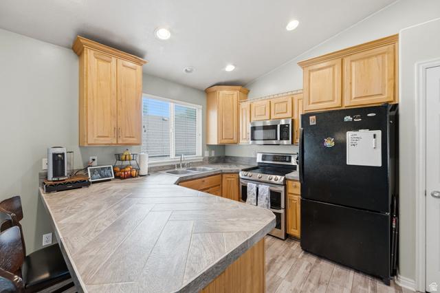 South Weber, Utah, 84405, United States, 4 Bedrooms Bedrooms, ,3 BathroomsBathrooms,Residential,For Sale,2048081