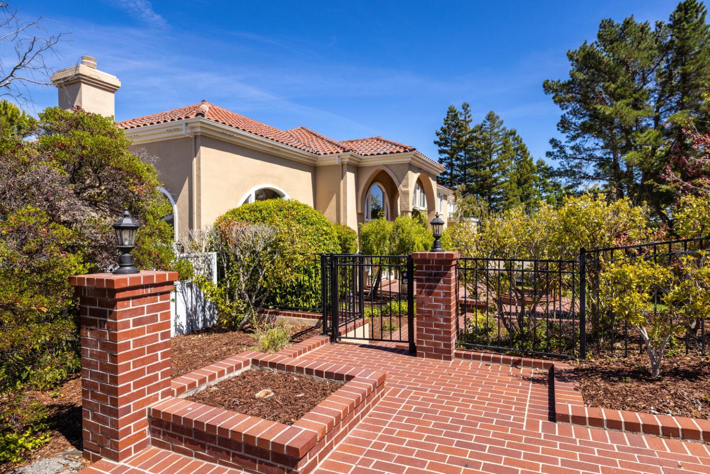 Hillsborough, California, 94010, United States, 5 Bedrooms Bedrooms, ,5 BathroomsBathrooms,Residential,For Sale,1940320