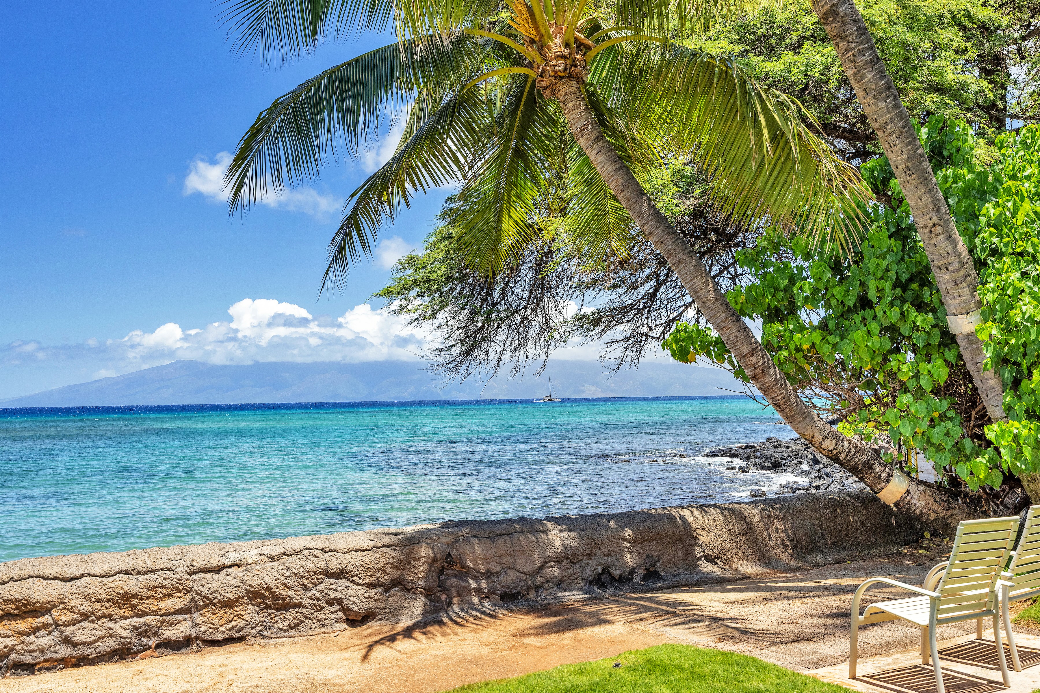  Direct oceanfront, beautiful remodeled 2 bedroom, lanai dining, furnished - 物件實景