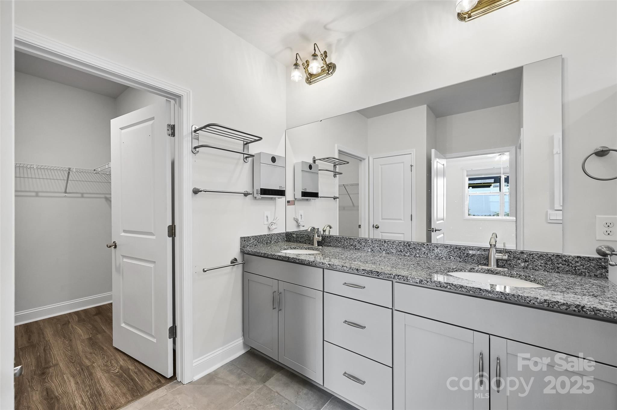 Hendersonville, North Carolina, 28792, United States, 3 Bedrooms Bedrooms, ,3 BathroomsBathrooms,Residential,For Sale,1927373
