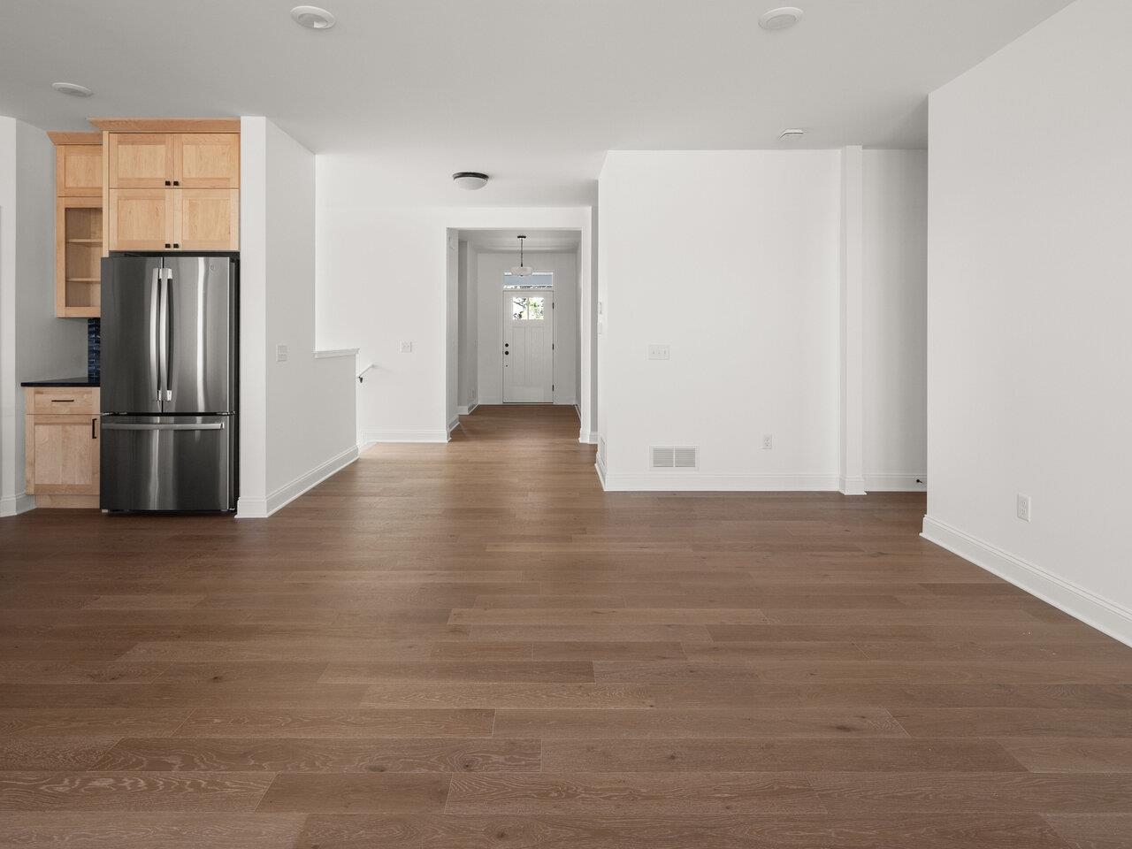 South Burlington, Vermont, 05403, United States, 2 Bedrooms Bedrooms, ,1 BathroomBathrooms,Residential,For Sale,1892130
