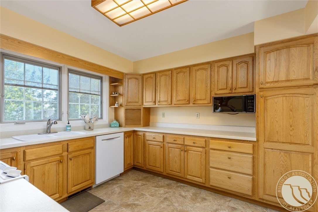 Billings, Montana, 59102, United States, 4 Bedrooms Bedrooms, ,4 BathroomsBathrooms,Residential,For Sale,1980371