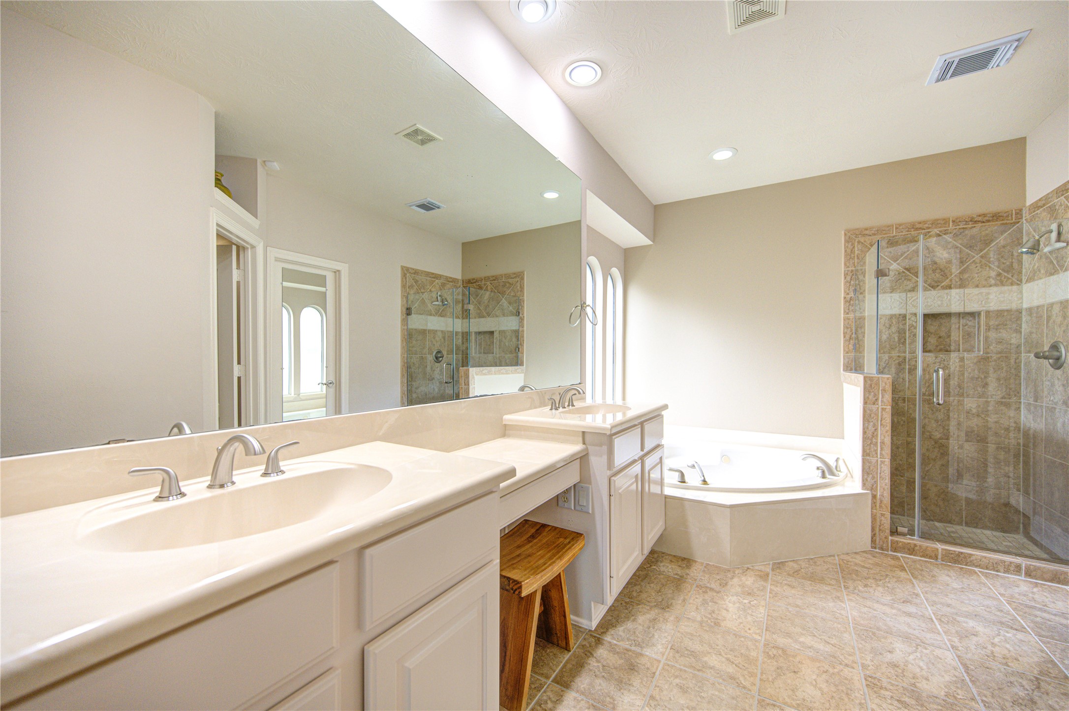  18 Arbor Bend Drive - 物件實景