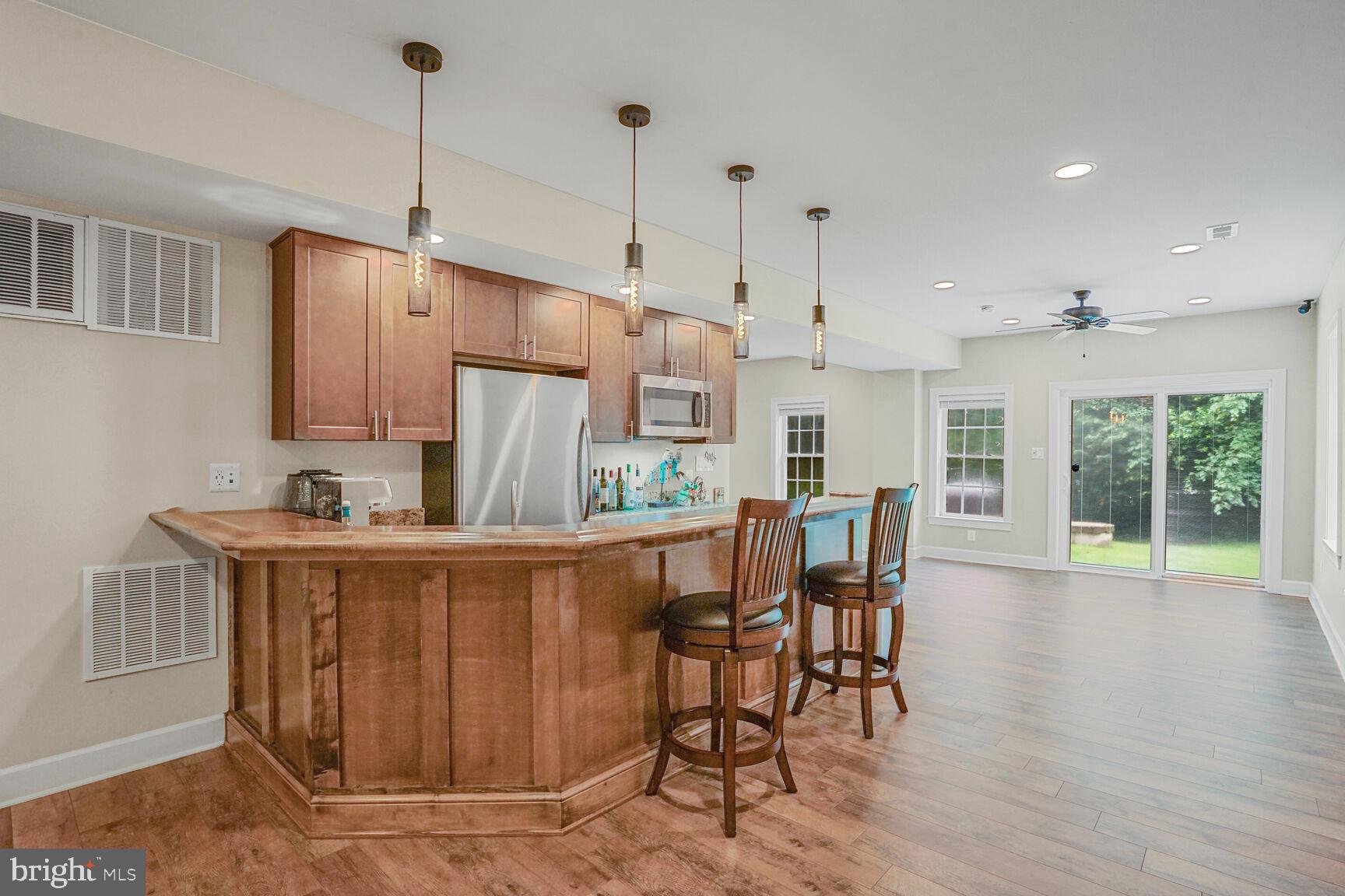 Woodbridge, Virginia, 22192, United States, 5 Bedrooms Bedrooms, ,5 BathroomsBathrooms,Residential,For Sale,1825491