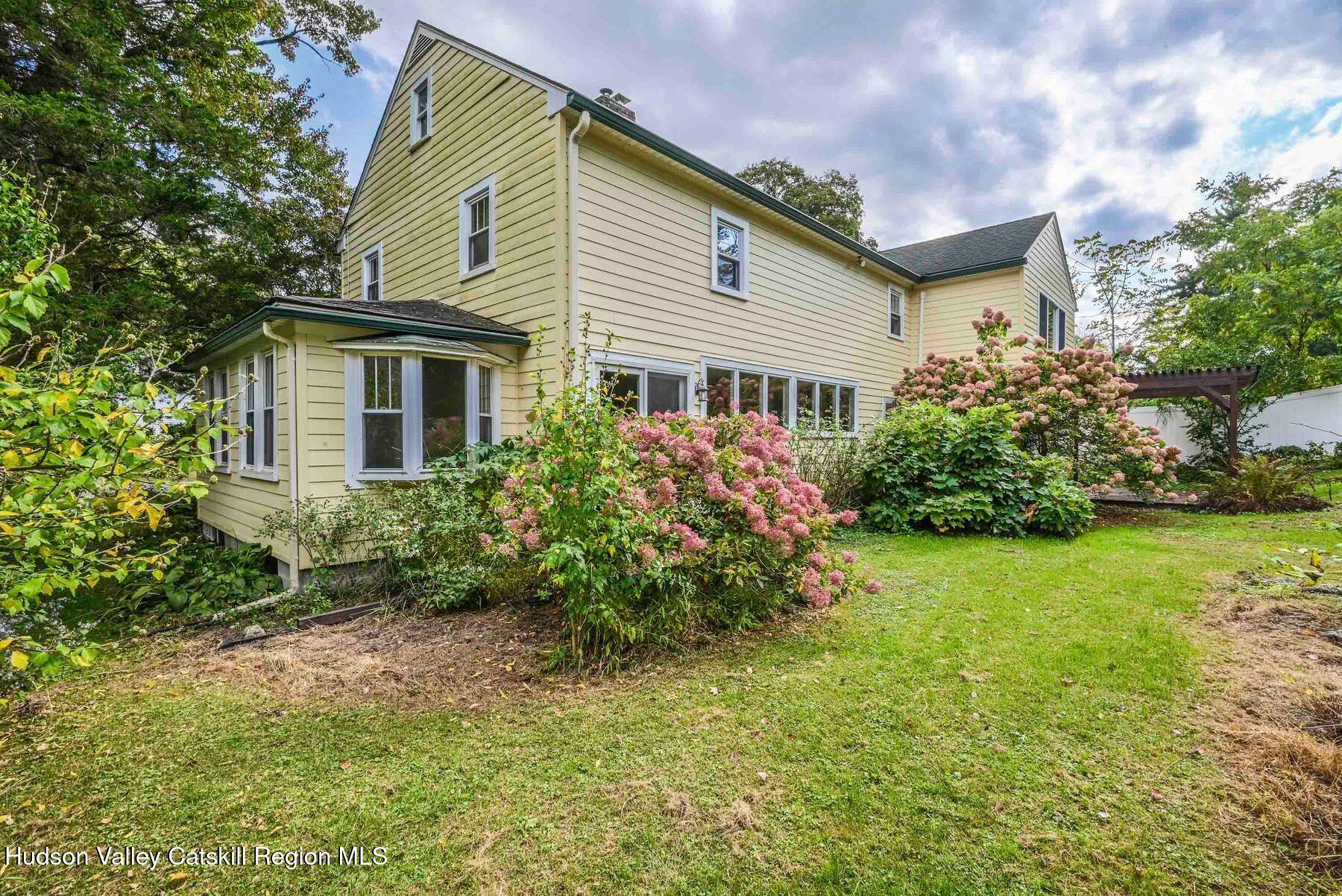 Rhinebeck, New York, 12572, United States, 3 Bedrooms Bedrooms, ,3 BathroomsBathrooms,Residential,For Sale,1776952