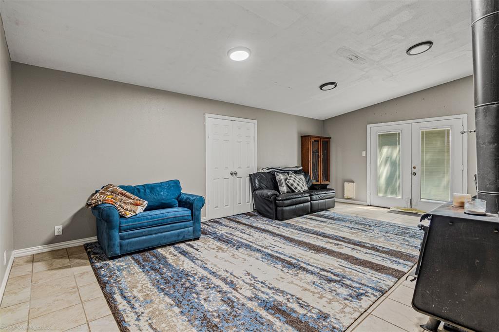 Terrell, Texas, 75161, United States, 3 Bedrooms Bedrooms, ,2 BathroomsBathrooms,Residential,For Sale,1933650