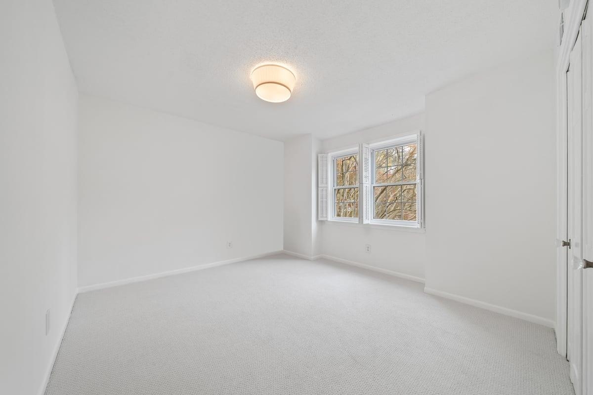 Collierville, Tennessee, 38017, United States, 3 Bedrooms Bedrooms, ,3 BathroomsBathrooms,Residential,For Sale,1989206