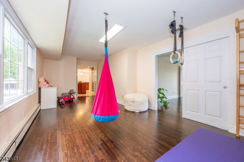 Wayne Twp., New Jersey, 07470, United States, 4 Bedrooms Bedrooms, ,3 BathroomsBathrooms,Residential,For Sale,2049437