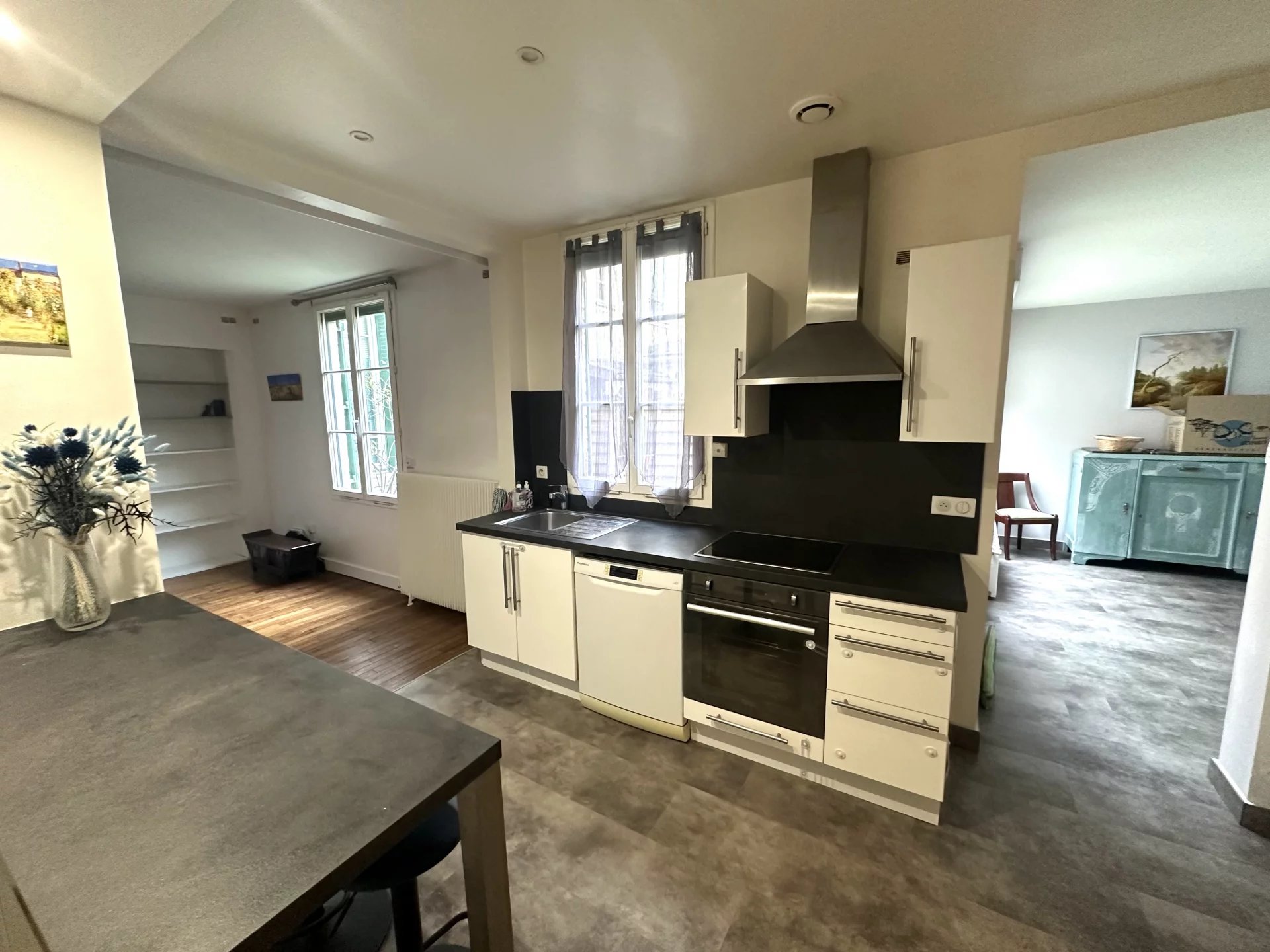 Le Vésinet, Île-de-France, 78110, FR, 2 Bedrooms Bedrooms, ,3 BathroomsBathrooms,Residential,For Sale,1994805