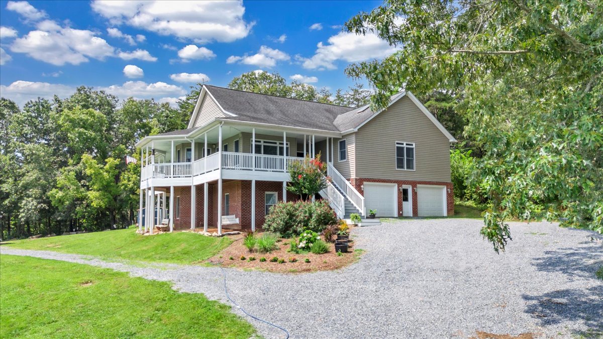 Buchanan, Virginia, 24066, United States, 5 Bedrooms Bedrooms, ,4 BathroomsBathrooms,Residential,For Sale,1900741