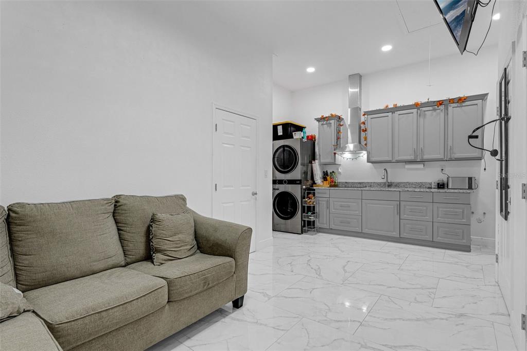 Orlando, Florida, 32829, United States, 4 Bedrooms Bedrooms, ,3 BathroomsBathrooms,Residential,For Sale,1926455