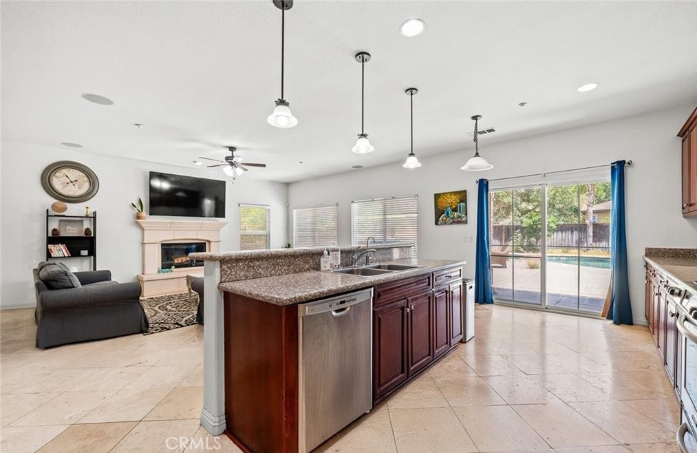 Riverside, California, 92501, United States, 5 Bedrooms Bedrooms, ,3 BathroomsBathrooms,Residential,For Sale,2003384