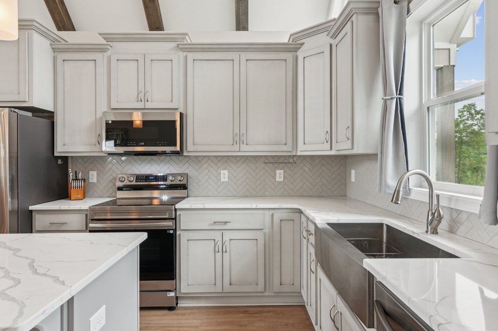 Ellijay, Georgia, 30540, United States, 3 Bedrooms Bedrooms, ,3 BathroomsBathrooms,Residential,For Sale,1859114