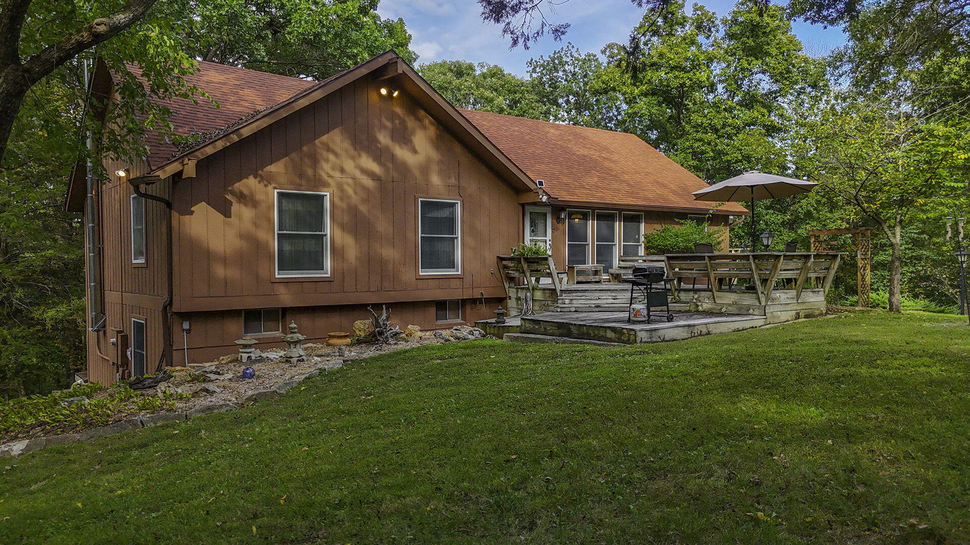 COLUMBIA, Missouri, 65203, United States, 5 Bedrooms Bedrooms, ,3 BathroomsBathrooms,Residential,For Sale,1975322