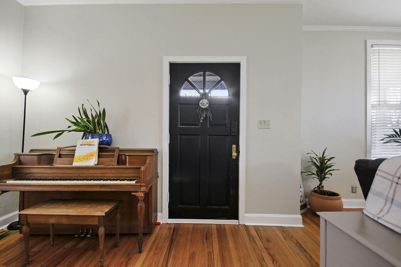 MOBERLY, Missouri, 65270, United States, 5 Bedrooms Bedrooms, ,5 BathroomsBathrooms,Residential,For Sale,2009284