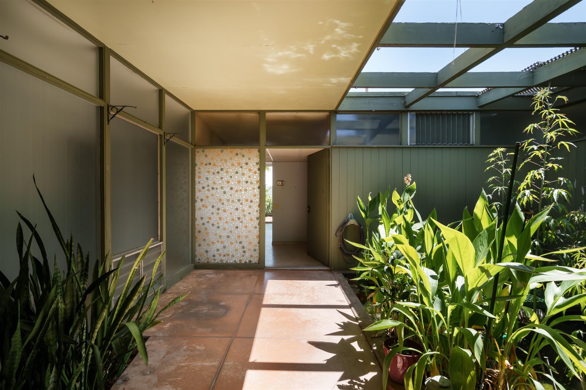  2885 Edgewick Road - 物件實景
